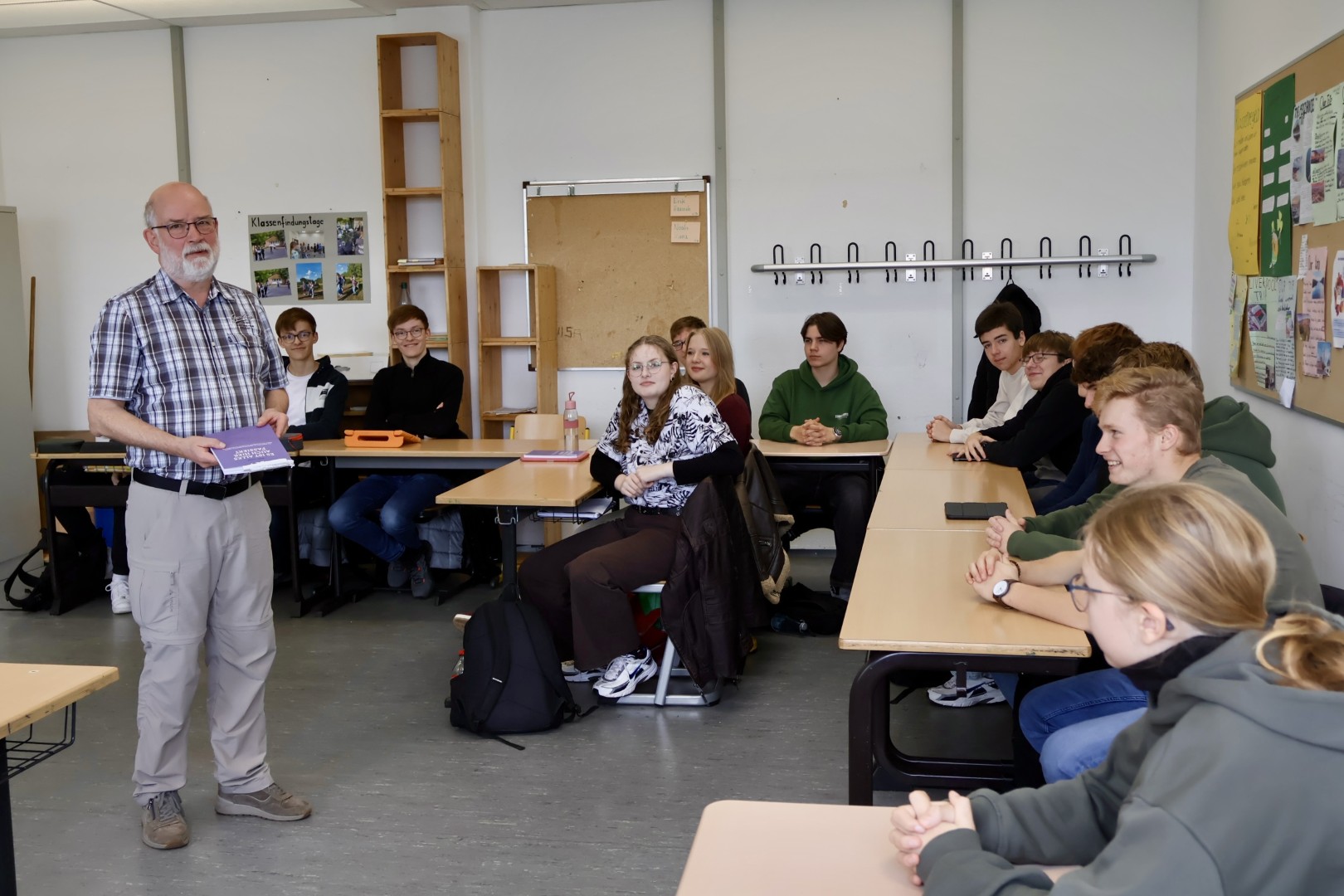 Stefan Vomhof liest aus seinem Buch „Es ist alles auch hier passiert“ über NS-Zeit im Hinterland und dem Lahn-Dill-Kreis